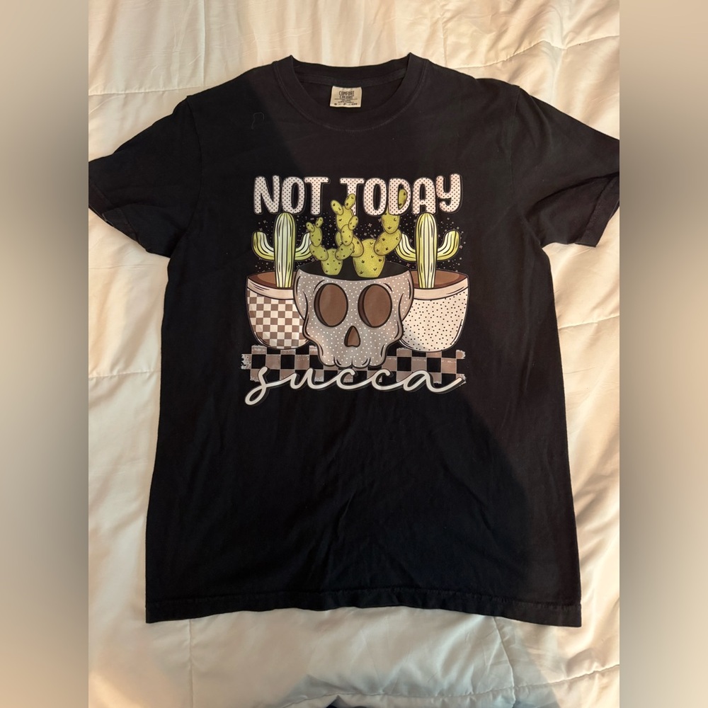 Black tee